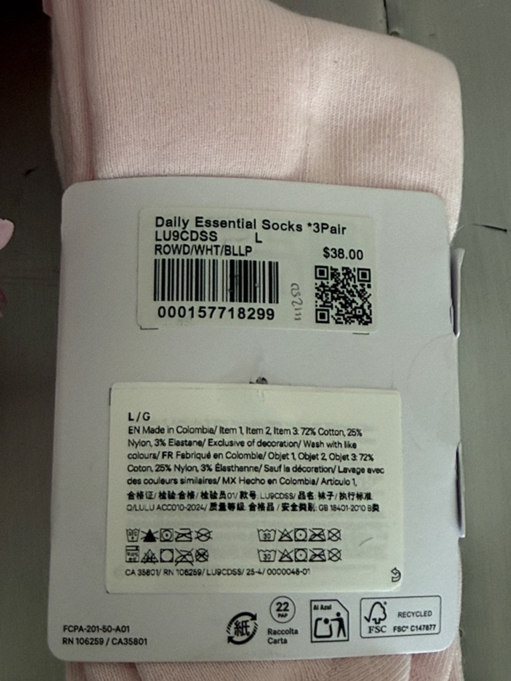 Lululemon Daily Essential Crew Socks 3 Pack L Rockwood‎ White Blissful Pink NWT - Picture 4 of 4